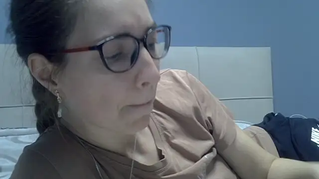 Snapshot of Ashleyspice chatting on 05-19-26, 10:54 Ashleyspice online show from 05-19-26, 10:54