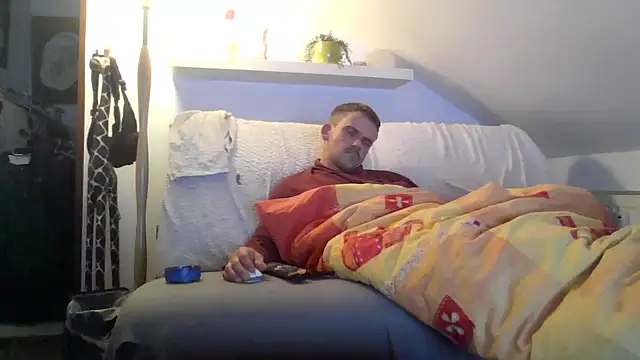 Snapshot of Cambitchboy chatting on 11-08-25, 05:18 Cambitchboy online show from 11-08-25, 05:18