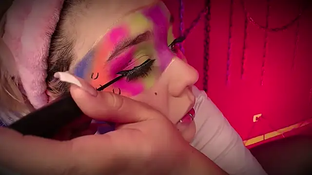 Laura takint online show from 03-13-25, 04:01