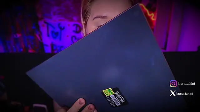 Laura takint online show from 09-25-25, 09:18