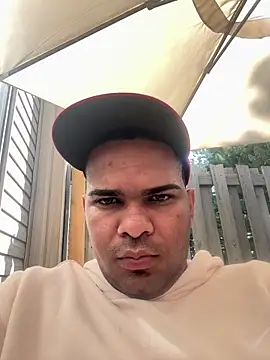 Snapshot of marhi32 chatting on 09-18-25, 04:09 marhi32 online show from 09-18-25, 04:09