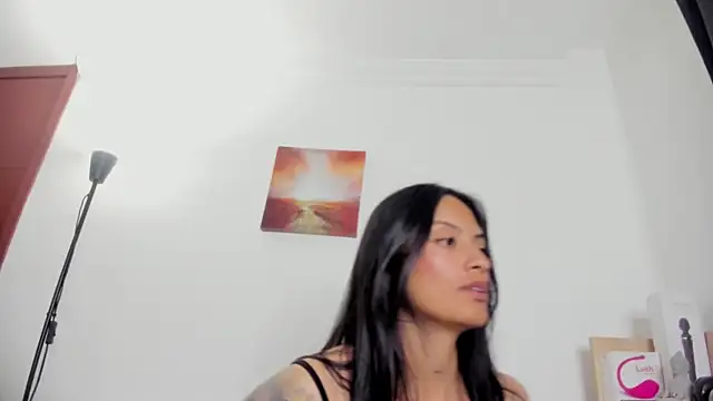 nia  white online show from 05-19-26, 02:07