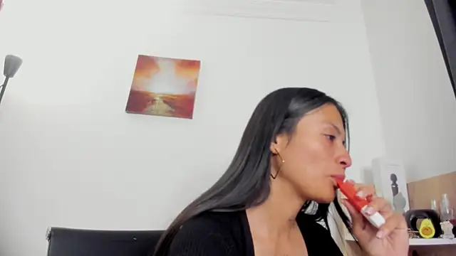 Snapshot of nia__white chatting on 06-10-26, 01:39 nia white online show from 06-10-26, 01:39