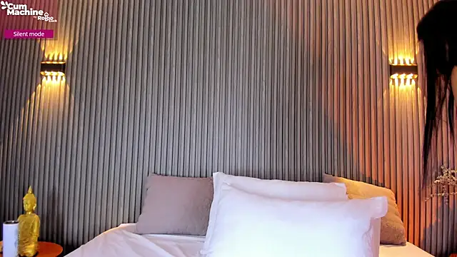 Snapshot of Ahincale chatting on 07-18-26, 11:47 Ahincale online show from 07-18-26, 11:47
