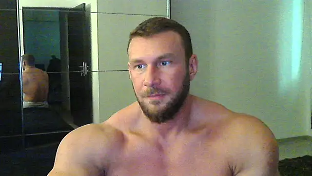 Snapshot of muscularkevin chatting on 10-22-25, 01:22 muscularkevin online show from 10-22-25, 01:22