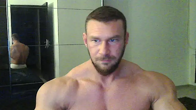 Snapshot of muscularkevin chatting on 11-14-25, 04:22 muscularkevin online show from 11-14-25, 04:22
