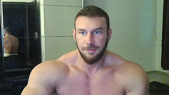 Snapshot of muscularkevin chatting on 11-16-25, 02:00 muscularkevin online show from 11-16-25, 02:00