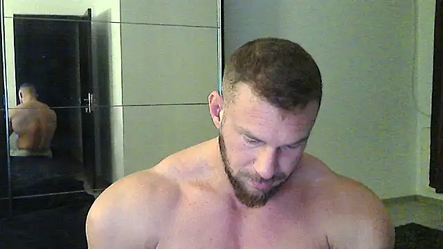Snapshot of muscularkevin chatting on 11-24-25, 04:45 muscularkevin online show from 11-24-25, 04:45