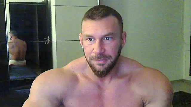 Snapshot of muscularkevin chatting on 11-25-25, 04:45 muscularkevin online show from 11-25-25, 04:45