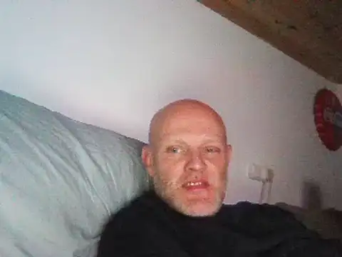 Snapshot of davigochi77bcn chatting on 03-02-25, 09:54 davigochi77bcn online show from 03-02-25, 09:54