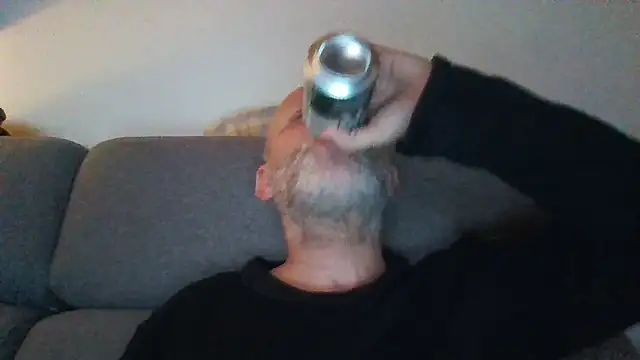 Snapshot of davigochi77bcn chatting on 12-18-25, 09:10 davigochi77bcn online show from 12-18-25, 09:10