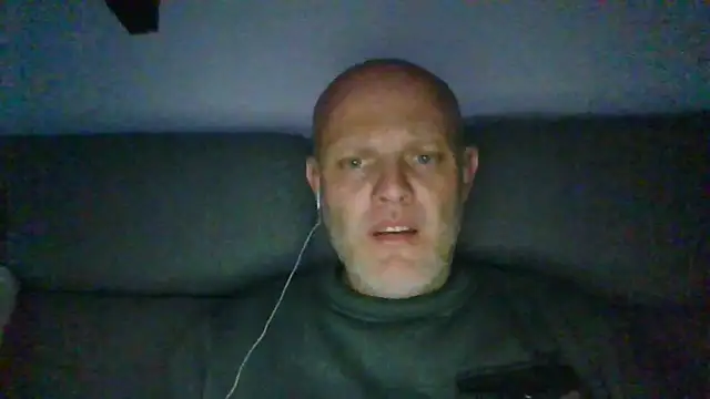 Snapshot of davigochi77bcn chatting on 02-06-26, 06:33 davigochi77bcn online show from 02-06-26, 06:33