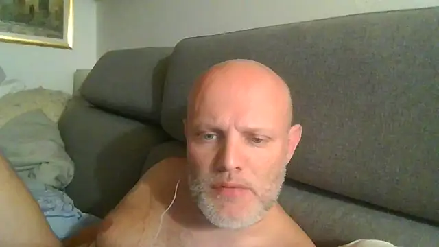 Snapshot of davigochi77bcn chatting on 02-13-26, 10:39 davigochi77bcn online show from 02-13-26, 10:39