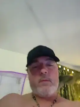 Snapshot of Hotredheadandtoungelasher chatting on 12-14-24, 10:02 Hotredheadandtoungelasher online show from 12-14-24, 10:02