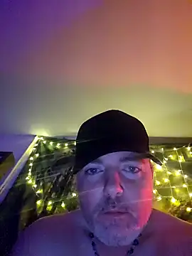 Snapshot of Hotredheadandtoungelasher chatting on 12-19-24, 10:02 Hotredheadandtoungelasher online show from 12-19-24, 10:02