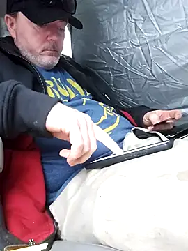 Snapshot of Hotredheadandtoungelasher chatting on 12-19-24, 01:07 Hotredheadandtoungelasher online show from 12-19-24, 01:07