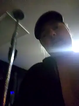 Snapshot of Hotredheadandtoungelasher chatting on 01-20-25, 08:09 Hotredheadandtoungelasher online show from 01-20-25, 08:09