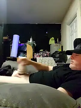 Snapshot of Hotredheadandtoungelasher chatting on 01-21-25, 03:26 Hotredheadandtoungelasher online show from 01-21-25, 03:26