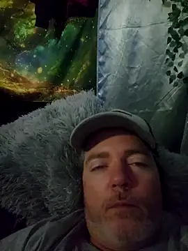 Snapshot of Hotredheadandtoungelasher chatting on 03-04-25, 07:51 Hotredheadandtoungelasher online show from 03-04-25, 07:51