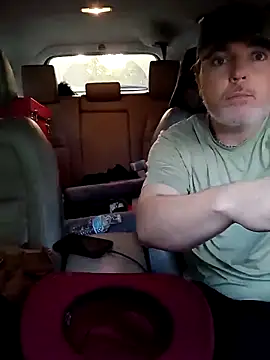 Snapshot of Hotredheadandtoungelasher chatting on 03-20-25, 11:02 Hotredheadandtoungelasher online show from 03-20-25, 11:02