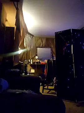 Snapshot of Hotredheadandtoungelasher chatting on 10-20-25, 05:08 Hotredheadandtoungelasher online show from 10-20-25, 05:08