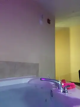 Snapshot of Hotredheadandtoungelasher chatting on 10-21-25, 10:38 Hotredheadandtoungelasher online show from 10-21-25, 10:38