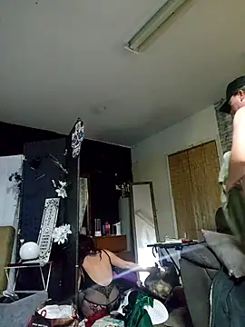 Snapshot of Hotredheadandtoungelasher chatting on 10-30-25, 06:15 Hotredheadandtoungelasher online show from 10-30-25, 06:15