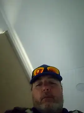 Snapshot of Hotredheadandtoungelasher chatting on 10-30-25, 06:52 Hotredheadandtoungelasher online show from 10-30-25, 06:52