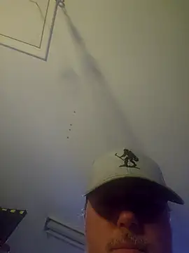 Snapshot of Hotredheadandtoungelasher chatting on 11-02-25, 02:52 Hotredheadandtoungelasher online show from 11-02-25, 02:52