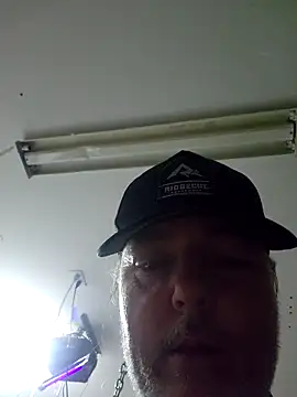 Snapshot of Hotredheadandtoungelasher chatting on 11-17-25, 01:44 Hotredheadandtoungelasher online show from 11-17-25, 01:44