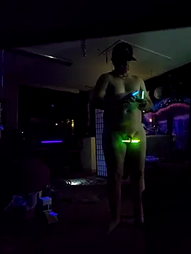 Snapshot of Hotredheadandtoungelasher chatting on 11-21-25, 11:42 Hotredheadandtoungelasher online show from 11-21-25, 11:42