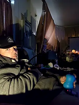 Snapshot of Hotredheadandtoungelasher chatting on 11-25-25, 01:22 Hotredheadandtoungelasher online show from 11-25-25, 01:22