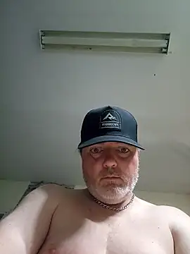 Snapshot of Hotredheadandtoungelasher chatting on 12-05-25, 02:47 Hotredheadandtoungelasher online show from 12-05-25, 02:47