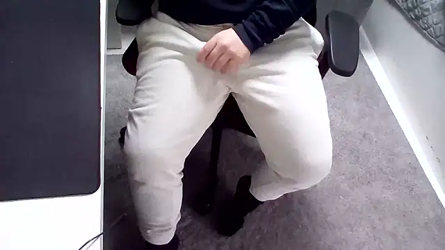 Snapshot of Luishorny19 chatting on 12-27-24, 12:23 Luishorny19 online show from 12-27-24, 12:23