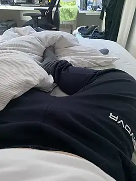 Snapshot of Luishorny19 chatting on 02-18-25, 03:43 Luishorny19 online show from 02-18-25, 03:43