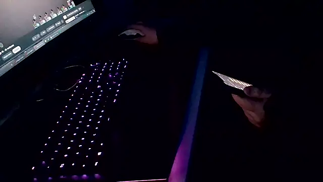 Snapshot of Luishorny19 chatting on 03-21-25, 10:17 Luishorny19 online show from 03-21-25, 10:17