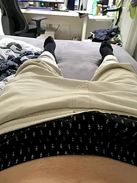 Snapshot of Luishorny19 chatting on 09-18-25, 12:51 Luishorny19 online show from 09-18-25, 12:51