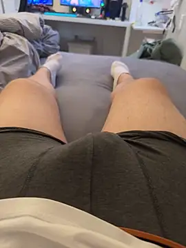 Snapshot of Luishorny19 chatting on 10-20-25, 03:45 Luishorny19 online show from 10-20-25, 03:45