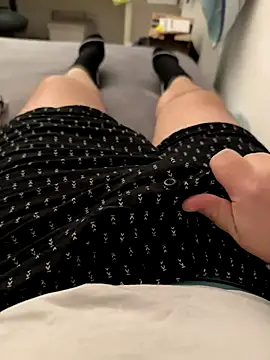 Snapshot of Luishorny19 chatting on 10-29-25, 07:04 Luishorny19 online show from 10-29-25, 07:04