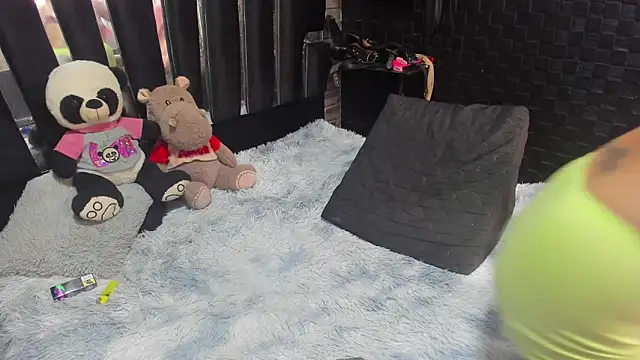 mature sexi40 online show from 12-14-25, 01:38