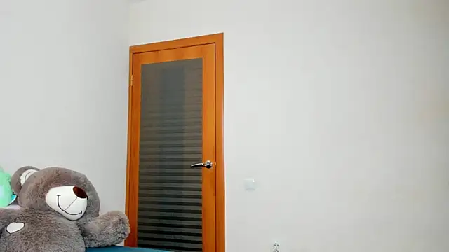 FlowerOfSin2001 online show from 09-19-25, 04:51