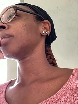 Snapshot of Jasmine_FullsShine chatting on 12-16-25, 08:03 Jasmine FullsShine online show from 12-16-25, 08:03