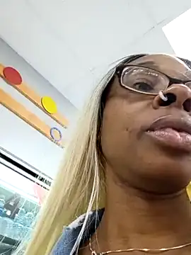 Snapshot of Jasmine_FullsShine chatting on 04-09-26, 11:54 Jasmine FullsShine online show from 04-09-26, 11:54