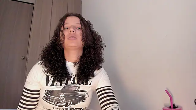 Cositarica  online show from 10-04-25, 02:37