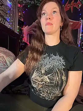 Snapshot of courtneyoccult chatting on 11-18-25, 06:07 courtneyoccult online show from 11-18-25, 06:07