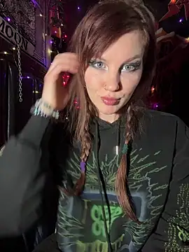 Snapshot of courtneyoccult chatting on 12-14-25, 11:20 courtneyoccult online show from 12-14-25, 11:20