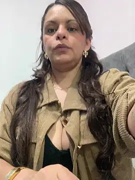 Kataliina online show from 03-09-25, 01:46