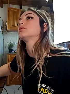 Elnonoykeila77 online show from 02-12-25, 04:00