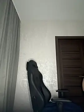 Snapshot of Evellyn chatting on 12-22-24, 04:27 Evellyn online show from 12-22-24, 04:27