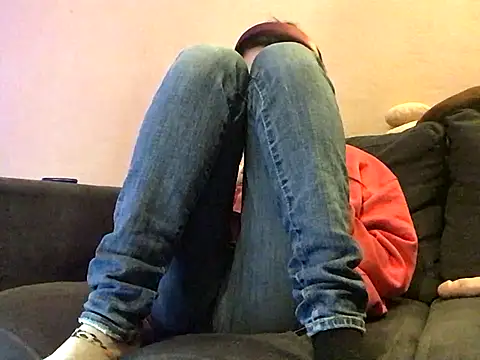 LovelyMoustache online show from 12-15-25, 10:36